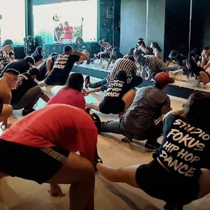 Imagem de capa para o Curso online Aula de Danças Urbanas Todos os Níveis