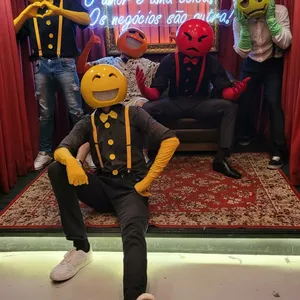 Imagem de capa para o Curso online Fabrique os Emojis do Whatsapp