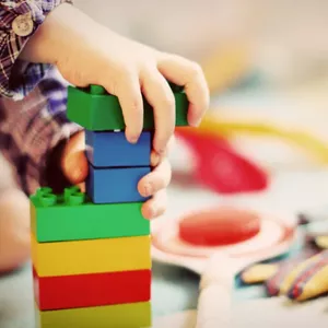 Imagem de capa para o Ebook Criando futuros emocionalmente saudáveis: A importância da educação emocional na infância