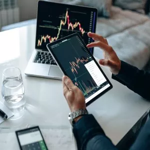 Imagem de capa para o Curso online Ganhe Dinheiro na Bolsa de Valores - Na prática