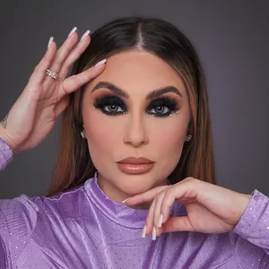 Imagem de capa para o Curso online AUTOMAQUIAGEM 2.0 BY GABIH MACHADO 