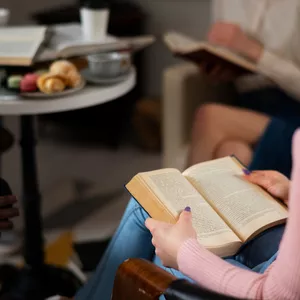 Imagem de capa para o Curso online Aproximação ao Estudo da Religião  - 10 horas