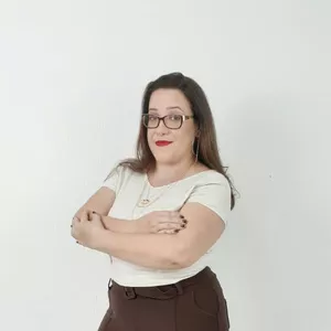 Imagem de capa para o Ebook 05 Passos para solucionar seu Estoque de Lingerie Parado.