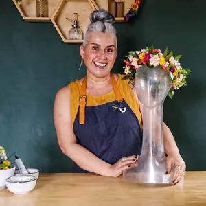 Imagen de portada para Curso online ¡Crea tu propia corona de flores!