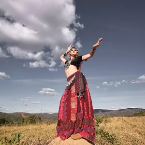 Imagem de capa para o Curso online Dança do Ventre com Nancy Ribeiro  Online