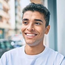 🔹Roberto Méndez, Gerente de Ventas.