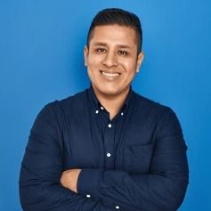 🔹Carlos Ruiz, Coordinador de Almacén.