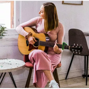 Imagem do curso APRENDA VIOLÃO DO ZERO - Toque as primeiras músicas em 7 dias