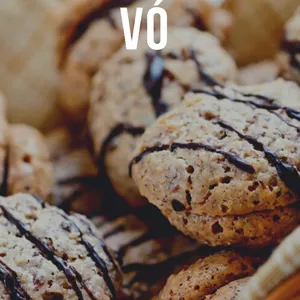 Imagem de capa para o Ebook 40 Receitas de sobremesas + 20 receitas de pães e roscas grátis