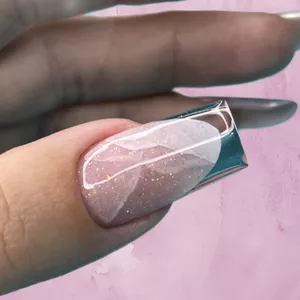 Imagem de capa para o Curso online Nailart Gringa : Mármore e Cromado