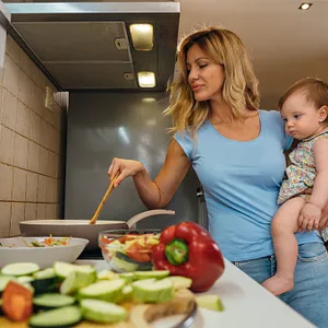 Imagen de portada para Ebook 10 Recetas Fáciles y Rápidas para Mamás Ocupadas