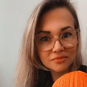 Imagem de capa para o Curso online Vestuário e Modelagem em Crochê - Nível Básico