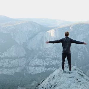 Imagem de capa para o Ebook Do Zero ao Sucesso: Uma Jornada de Superação e Conquistas