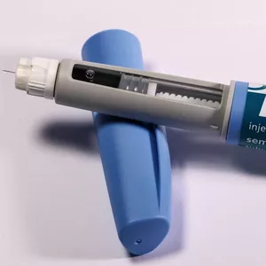 Imagem de capa para o Ebook MOUNJARO: DICAS SOBRE O USO E APLICAÇÃO (COM E SEM ACOMPANHAMENTO MÉDICO)