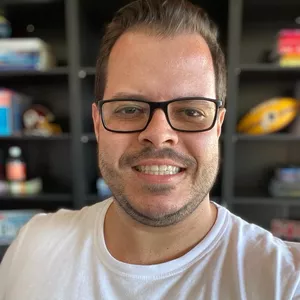 Imagem de capa para o Curso online Curso de Inglês GERAL - Teacher Bruno Aguiar