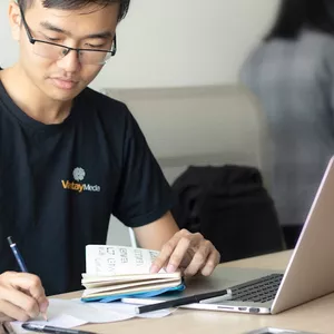 Imagen de portada para Ebook Transforma tu rendimiento académico: Métodos probados de estudio