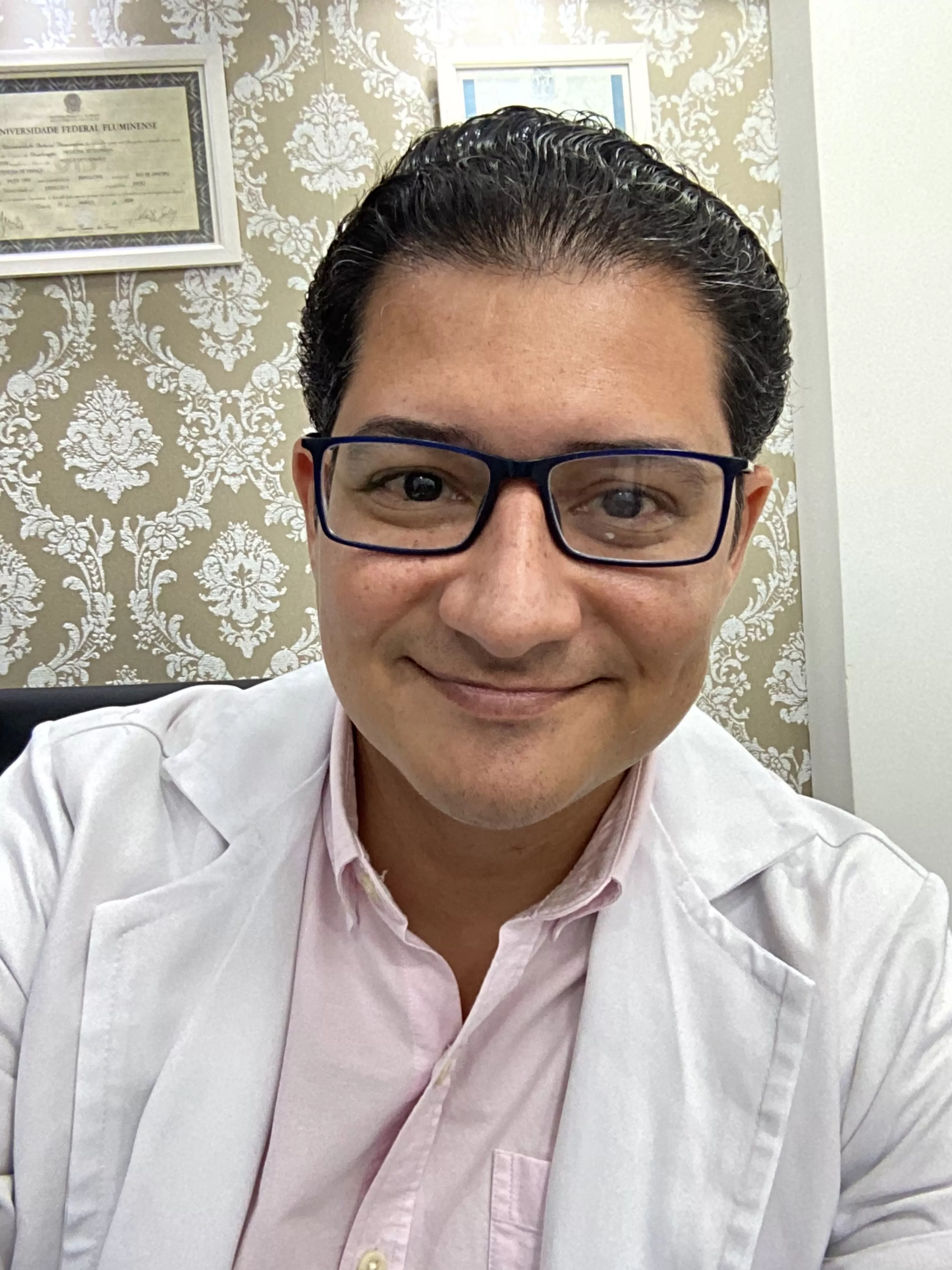Prof. Dr. Raphael Rocha - Dermatovet Class