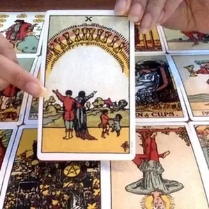 Imagen de portada para Curso online Lectura de Tarot Amor con Vidente y Tarotista 💖🔮