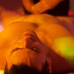 Imagem de capa para o Ebook O GUIA COMPLETO DA MASSAGEM LINGAM