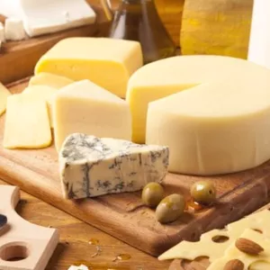 Cover image for Online course Training in Artisanal Cheeses