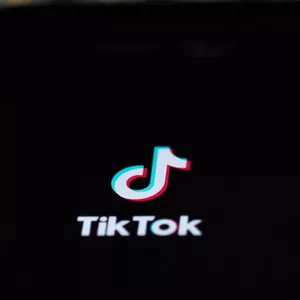 Imagen de portada para Curso online Secretos de TIKTOK :DE 0 a Viral 