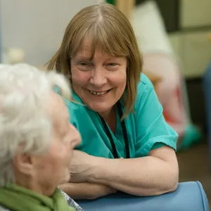 Imagem do curso Curso de Cuidados Básicos para Idosos: Conhecimentos essenciais