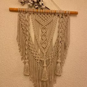 Imagen de portada para Curso online Curso de Macramé: Mi primer Mural, Vive la experiencia de la Nudoterapia