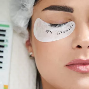 Imagem de capa para o Curso online Curso de Extensão de Cílios 