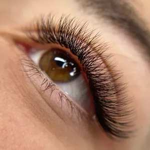 Imagen de portada para Curso online Extensiones de pestañas Volumen ruso 2D/3D