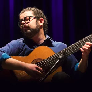 Imagem de capa para o Curso online Comunidade Diogo Oliveira de violão
