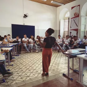 Imagem de capa para o Curso online Nas Entrelinhas do Mil