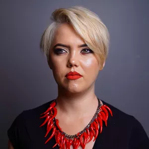 Imagem de capa para o Curso online Pixie cut com franja longa