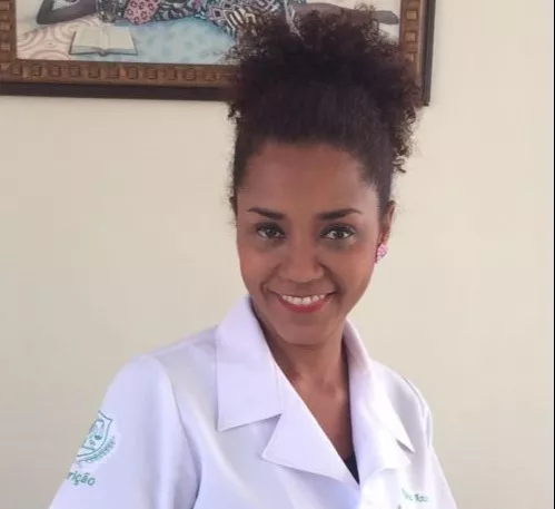 Núbia Antunes 