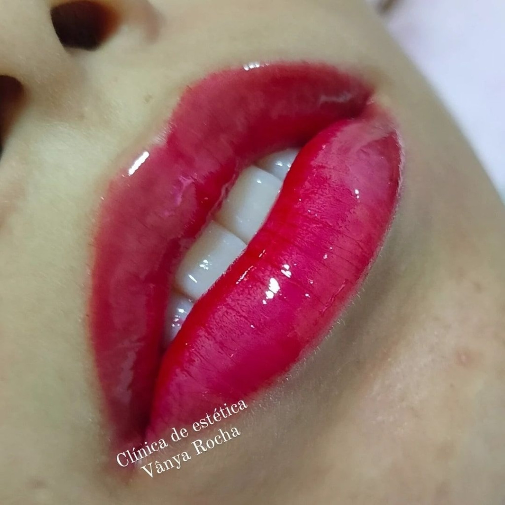 Hydra Gloss Lips