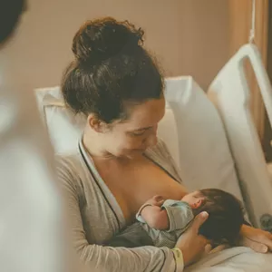 Imagem de capa para o Ebook E-book interativo sobre gestação, amamentação e pós-parto