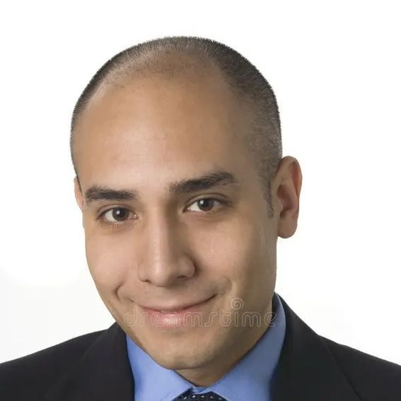 🔹Roberto Paz, Jefe de Área.