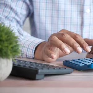 Imagem do curso Três passos para a riqueza financeira. 
