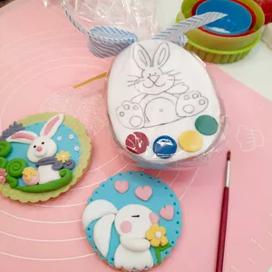 Biscoitos decorados com pasta de leite em pó Natal e Páscoa 