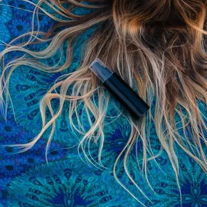 Imagem de capa para o Ebook Descubra 10 Técnicas Caseiras para Alisar o Cabelo Naturalmente