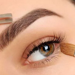 Imagem de capa para o Curso online Designer de Sobrancelha- seja uma profissional