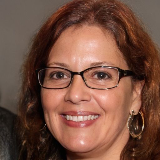 María Elena G.