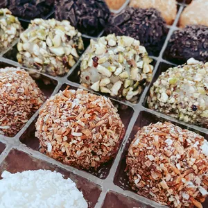 Imagem de capa para o Ebook BRIGADEIROS VEGANOS