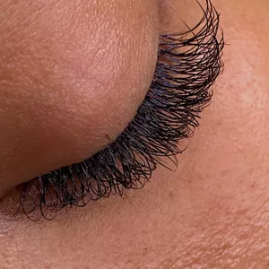 Imagem do curso Alongamento de cílios 