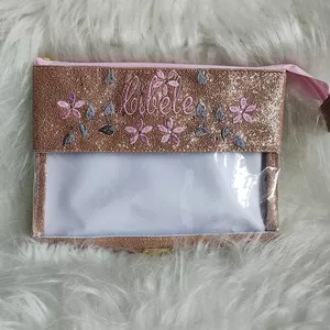 Imagem de capa para o Curso online Necessaire com visor transparente