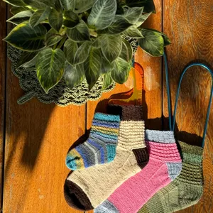 Imagem de capa para o Curso online Curso Online Meia Coffee Break - em tricô