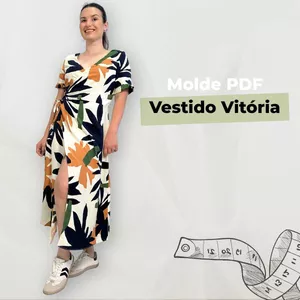 Imagem de capa para o Curso online Vestido Vitória - Aula de Costura + Molde PDF - Modelo vestido midi transpassado (do 36 ao 46)