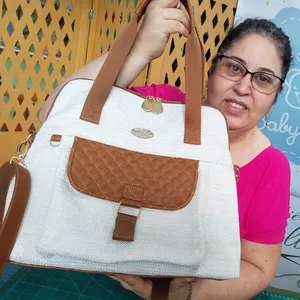Imagem de Projeto Bolsa Trapézio - Passo a Passo criado por Hellena Cometti - Costura de Bolsas na hotmart