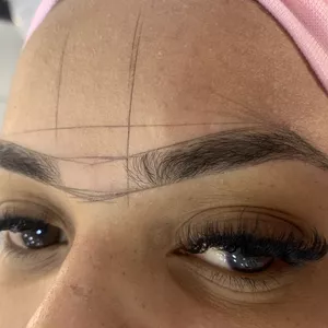 Imagem de capa para o Curso online Aprenda designer com henna e multiplique seu faturamento 