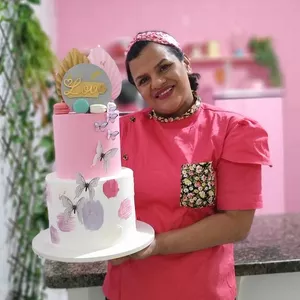 Imagem do curso Formação de confeiteiras e bolos tendência 3.0