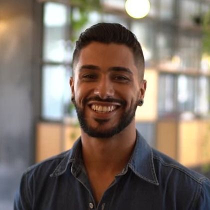 🔹Mateo Riva, Emprendedor Industrial.